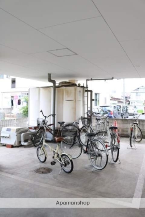 岡山県岡山市南区西市の賃貸マンションの外観