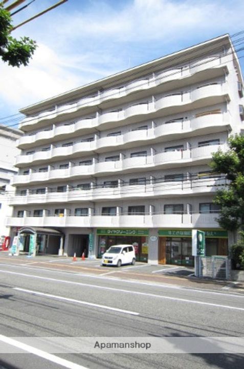 岡山県岡山市北区鹿田町1丁目の賃貸マンションの外観