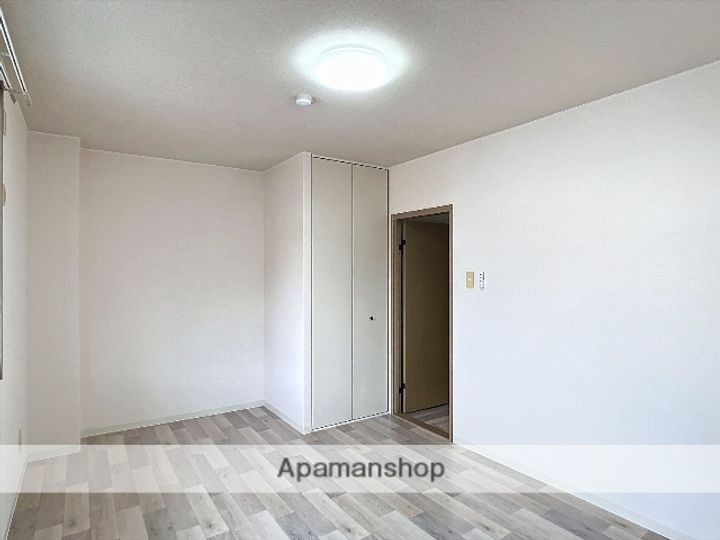 岡山県岡山市北区尾上の賃貸アパートの内装