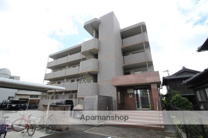 岡山県岡山市北区今保の賃貸マンションの外観