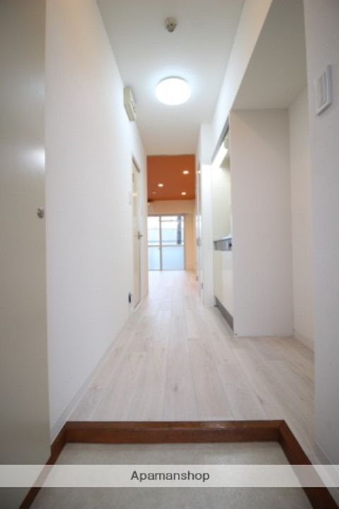 岡山県岡山市北区今2丁目の賃貸マンションの玄関