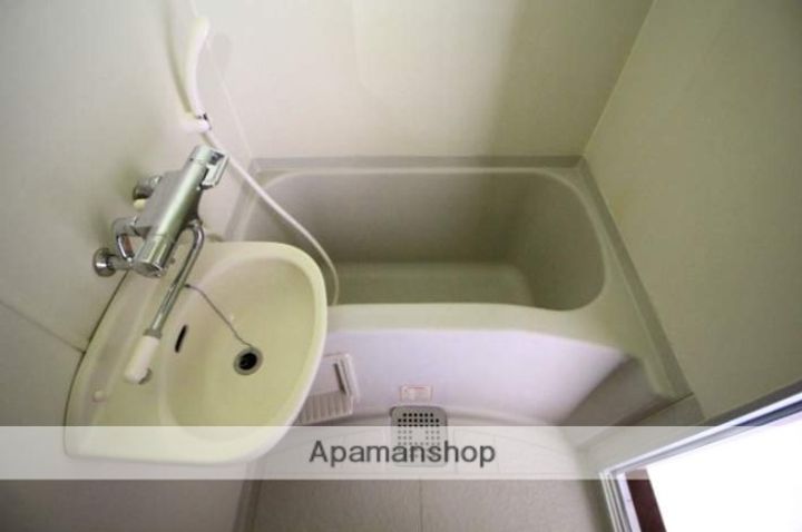 岡山県岡山市北区下中野の賃貸アパートの内装