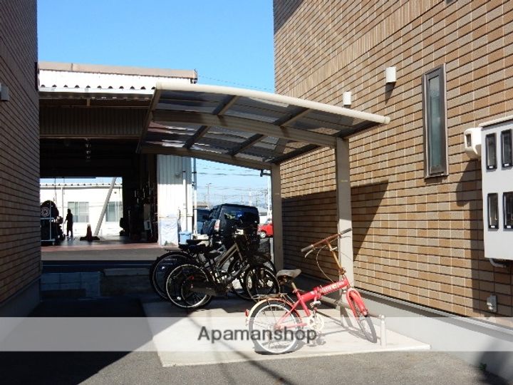 岡山県岡山市北区久米の賃貸アパートの外観