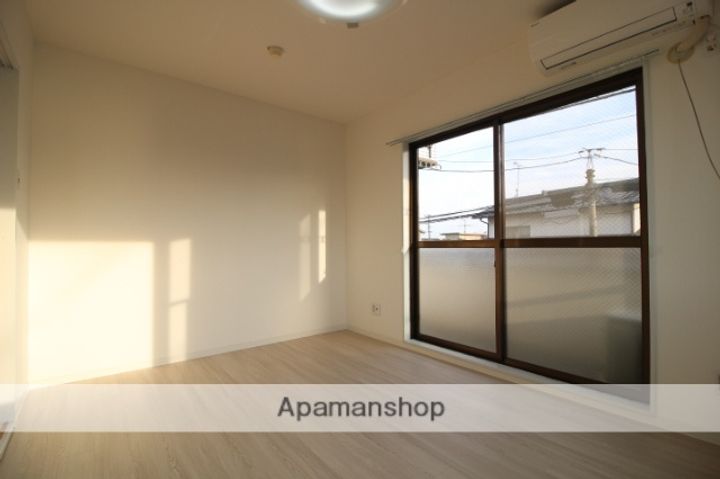 岡山県岡山市南区浜野3丁目の賃貸マンションの居間