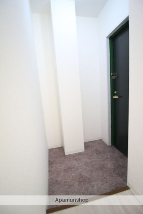 岡山県岡山市南区浜野3丁目の賃貸マンションの玄関