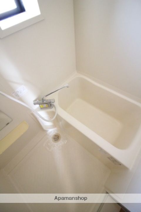 岡山県岡山市北区白石東新町の賃貸アパートの風呂