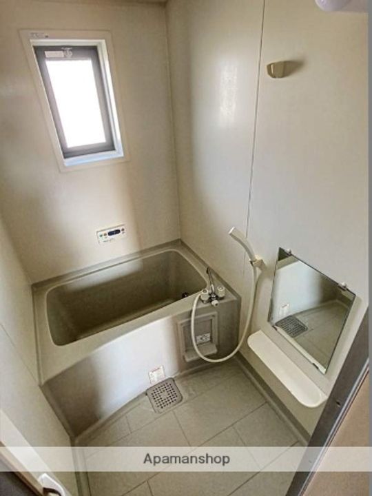 岡山県岡山市北区吉備津の賃貸アパートの風呂