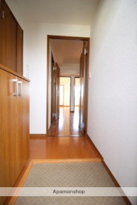 岡山県岡山市南区大福の賃貸マンションの玄関