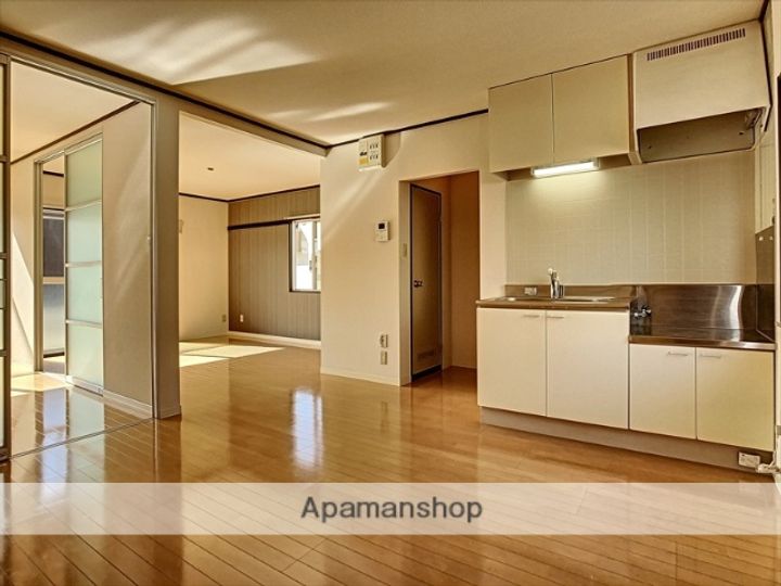 岡山県岡山市北区延友の賃貸アパートの居間