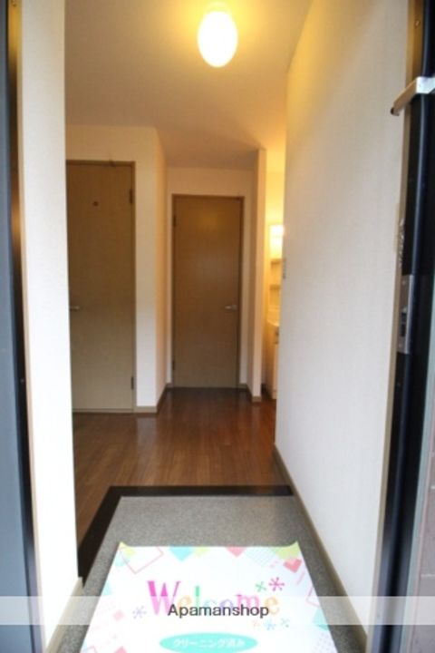 岡山県備前市伊部の賃貸アパートの玄関