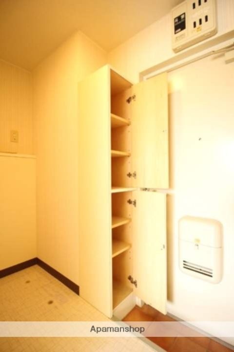 岡山県岡山市北区奉還町3丁目の賃貸マンションの内装