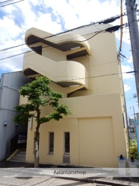 岡山県岡山市北区奉還町3丁目の賃貸マンションの外観