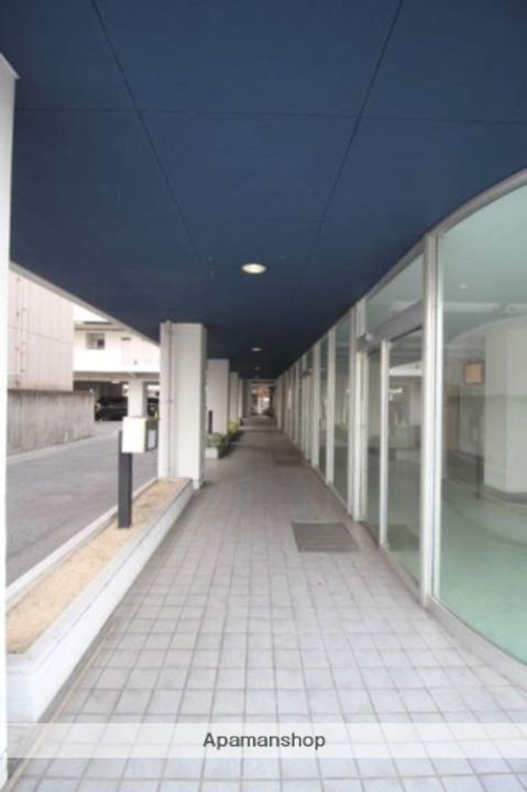 岡山県岡山市北区伊島町2丁目の賃貸マンションの外観