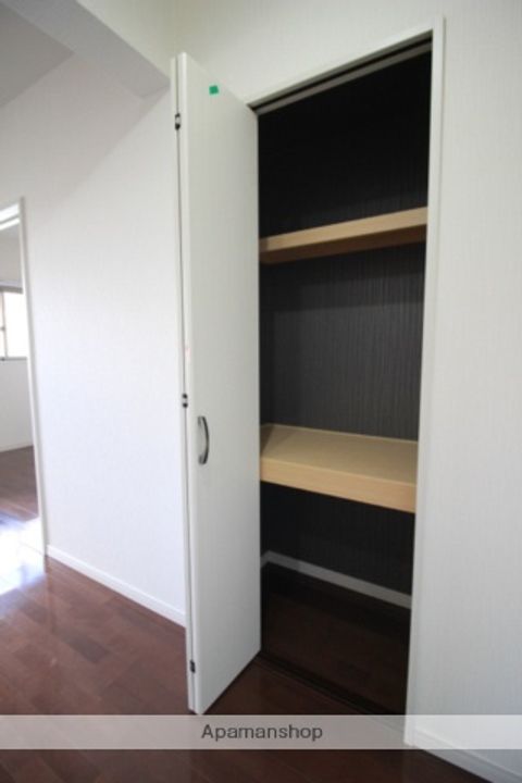 岡山県岡山市南区西市の賃貸マンションの内装