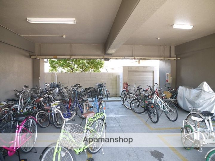 岡山県岡山市南区下中野の賃貸マンションの外観