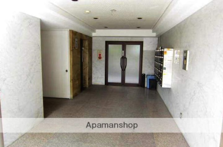 岡山県岡山市北区岡町の賃貸マンションの外観