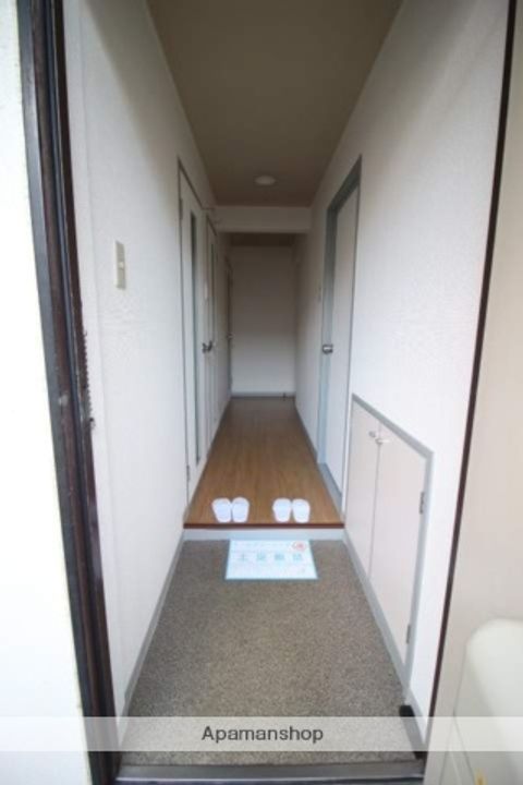 岡山県岡山市北区青江1丁目の賃貸マンションの玄関