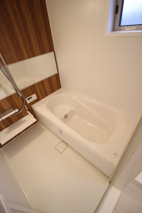 シュロスモリオの風呂