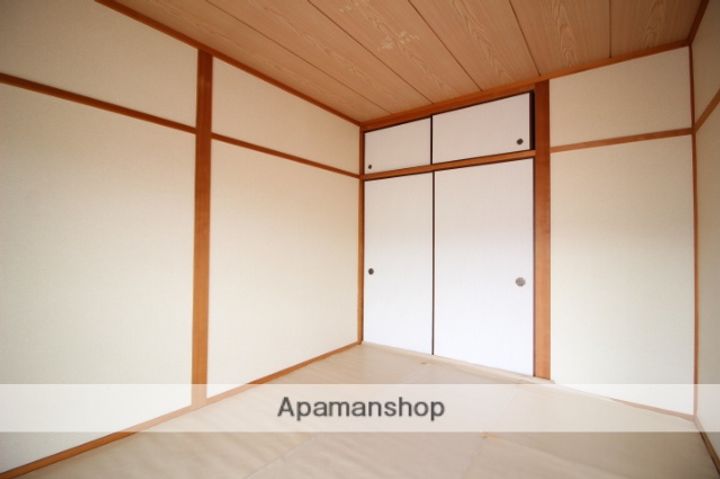 岡山県岡山市北区十日市中町の賃貸アパートの内装