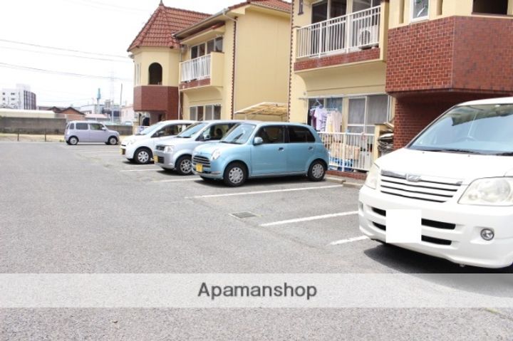 岡山県岡山市北区十日市中町の賃貸アパートの外観