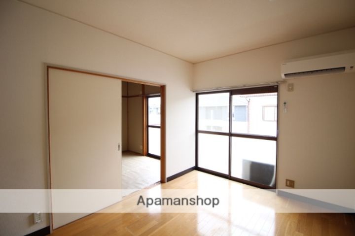 岡山県岡山市東区西大寺中野の賃貸アパートの内装