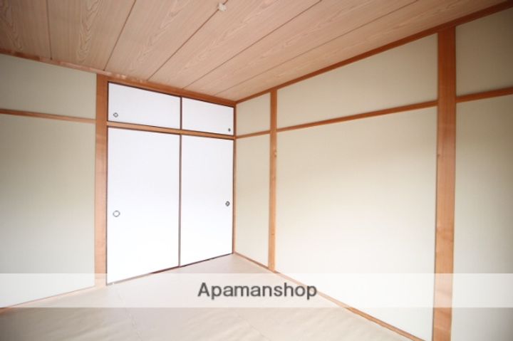 岡山県岡山市東区西大寺中野の賃貸アパートの内装