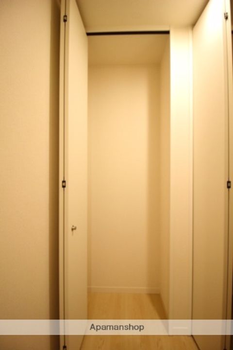 岡山県岡山市東区西大寺中野の賃貸アパートの内装