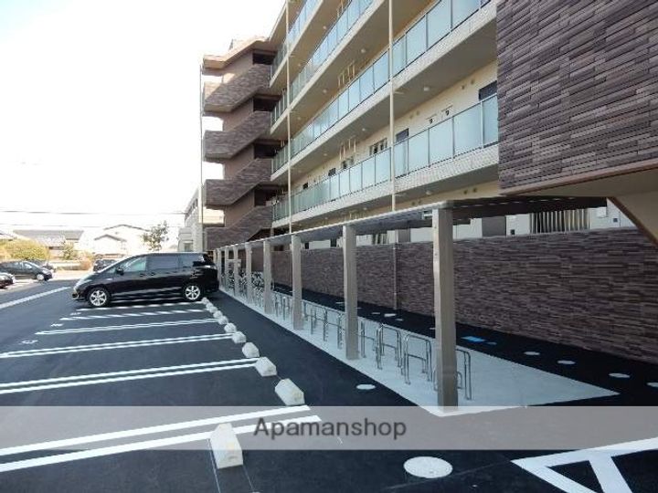 岡山県岡山市北区久米の賃貸マンションの外観