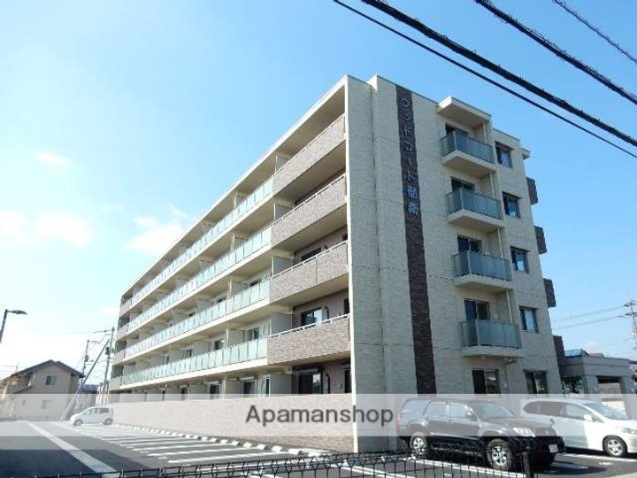岡山県岡山市北区久米の賃貸マンションの外観