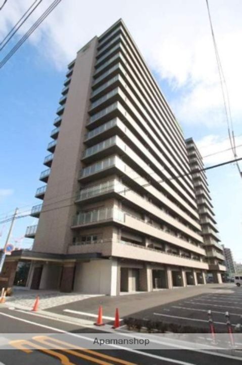 岡山県岡山市北区桑田町の賃貸マンションの外観