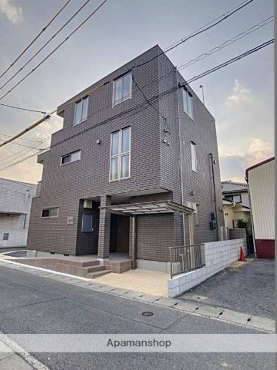 岡山県岡山市北区今3丁目の賃貸マンションの外観