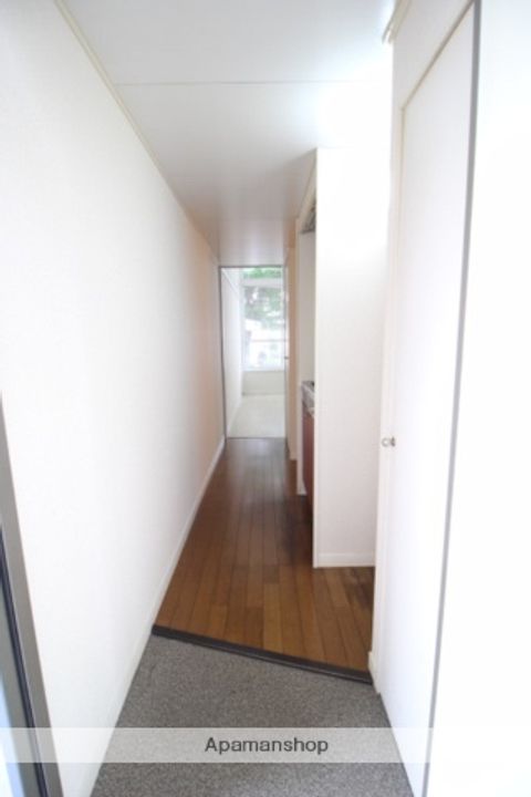 岡山県岡山市北区今7丁目の賃貸アパートの玄関