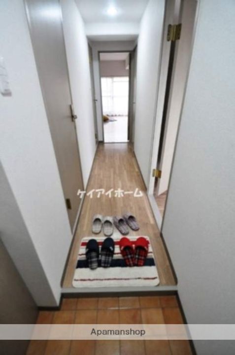 ネクスト倉田 西館の玄関