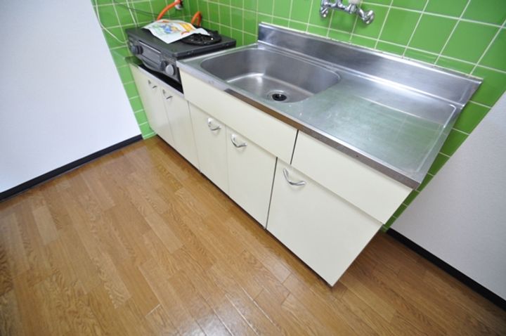 ホワイトメゾンブランセ202のキッチン