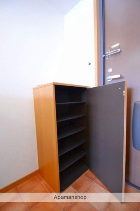 CAFETERIAWAKEⅡ105の玄関