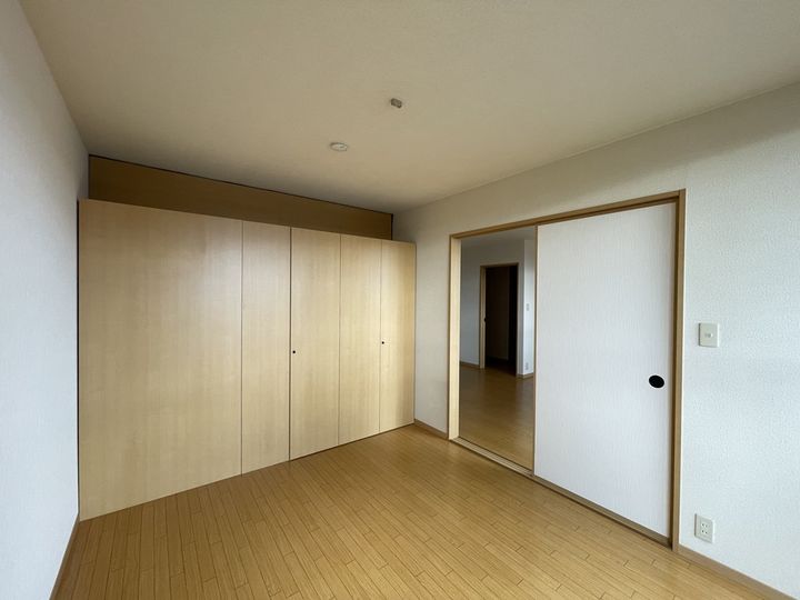 パインパレス Gの内装