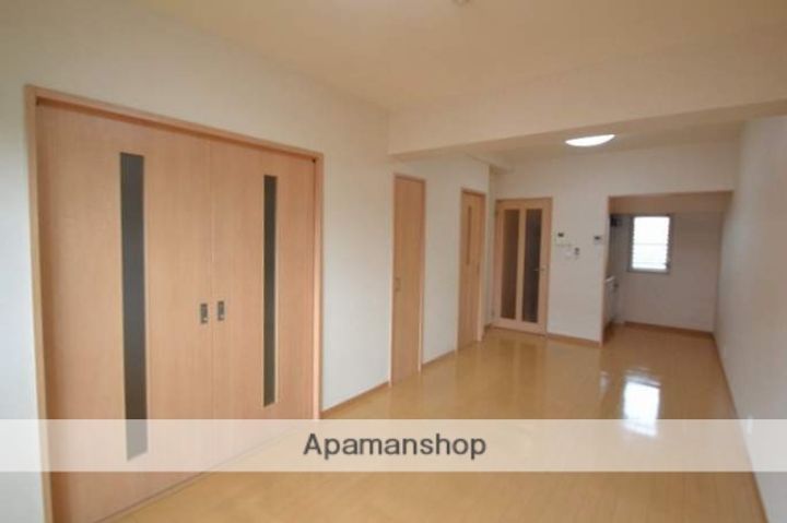 下中野S−1ビルの居間