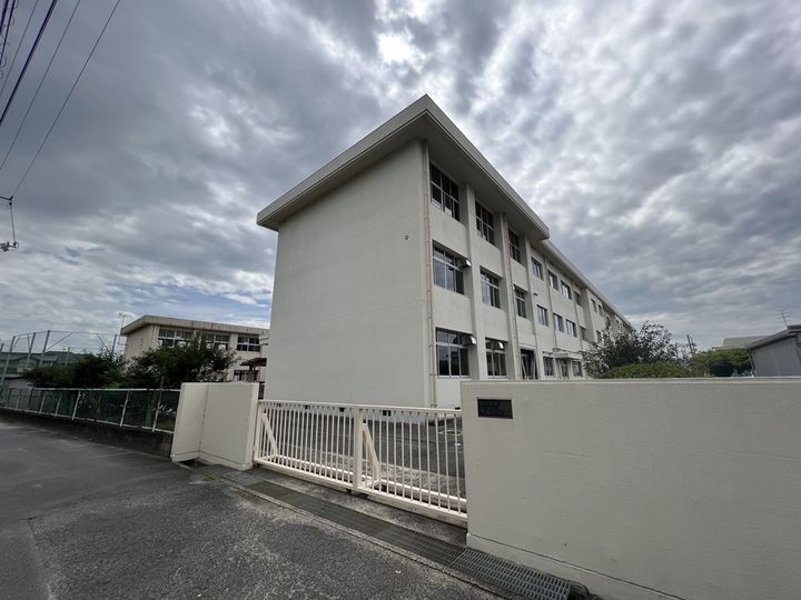 グランエスタードの周辺