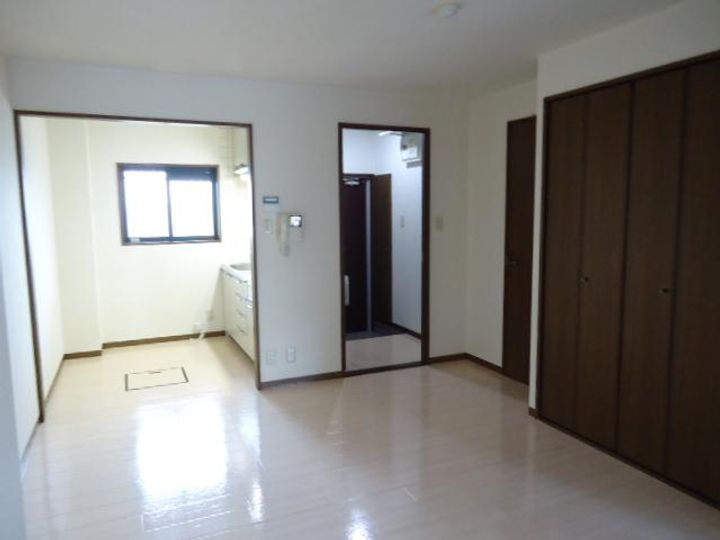 ファインヴィーブル参番館00106の居間