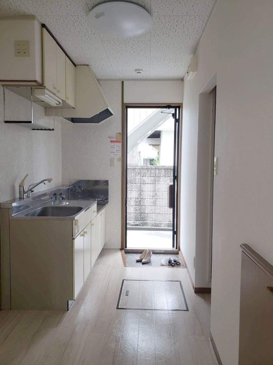 コーポコスモス103の玄関