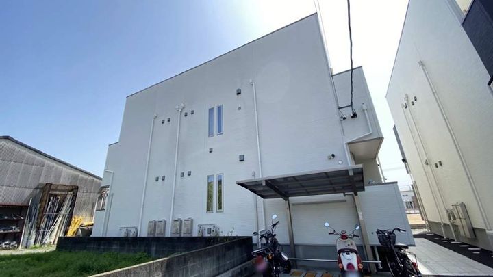 岡山県岡山市南区新保の賃貸アパートの外観