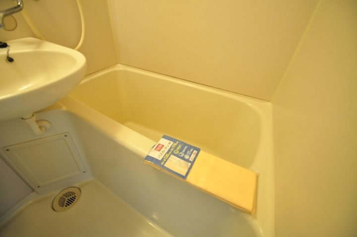 ホワイトメゾンブランセ205の風呂