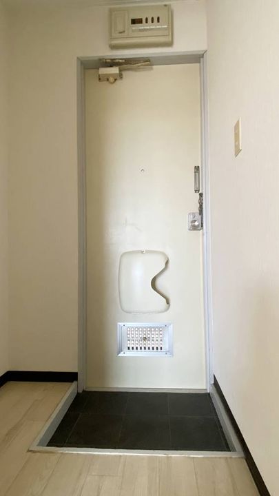 メゾン・ド・YUKIの玄関