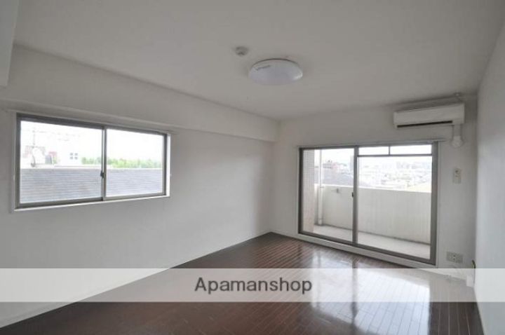 AXⅠS伊島の内装