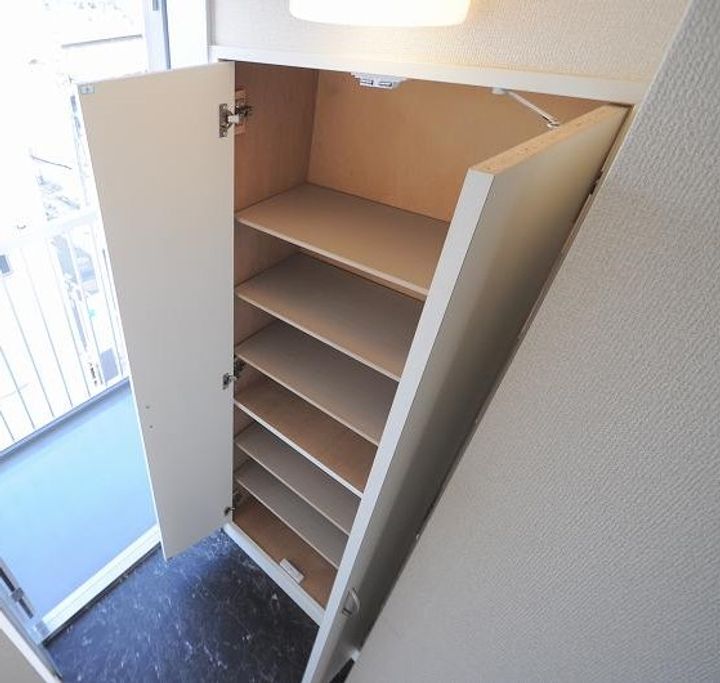 レオパレスさくらⅡの玄関