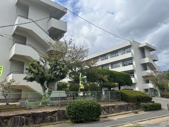 プリムヴェールの周辺