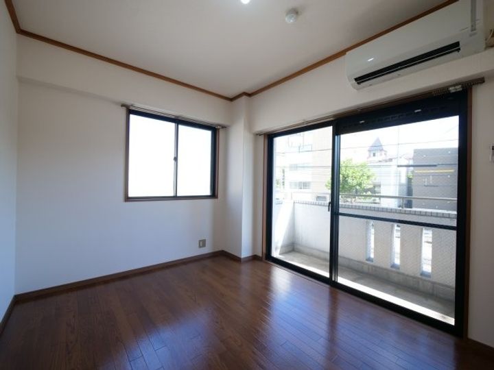 菱和パレス門田屋敷201の居間
