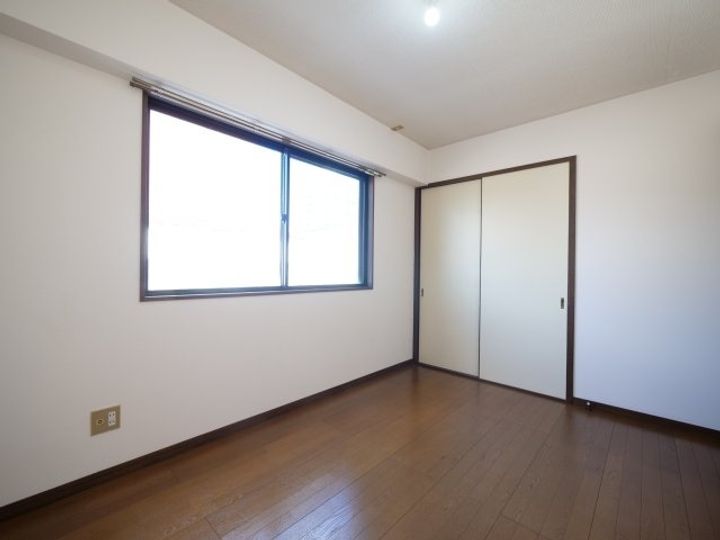 菱和パレス門田屋敷201の居間
