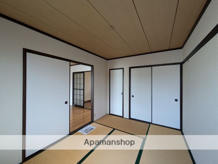 フレグランス衣笠の内装