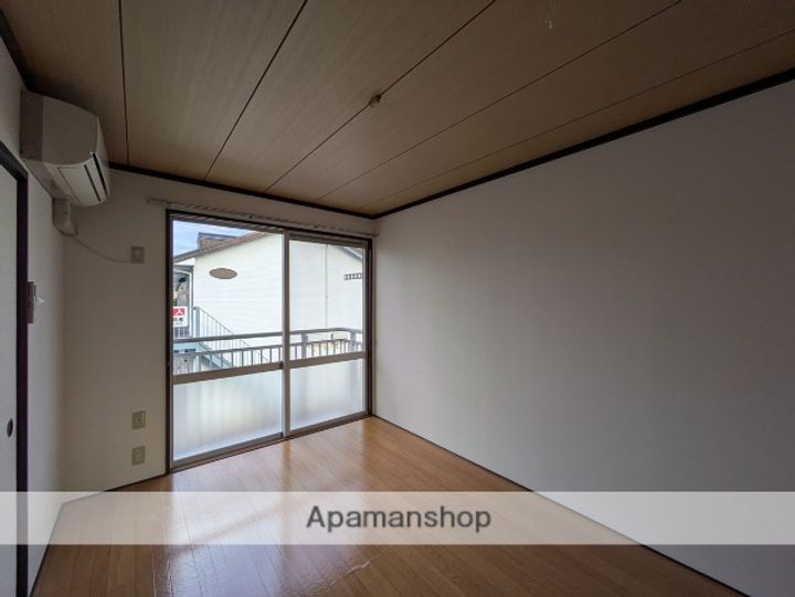 フレグランス衣笠の内装